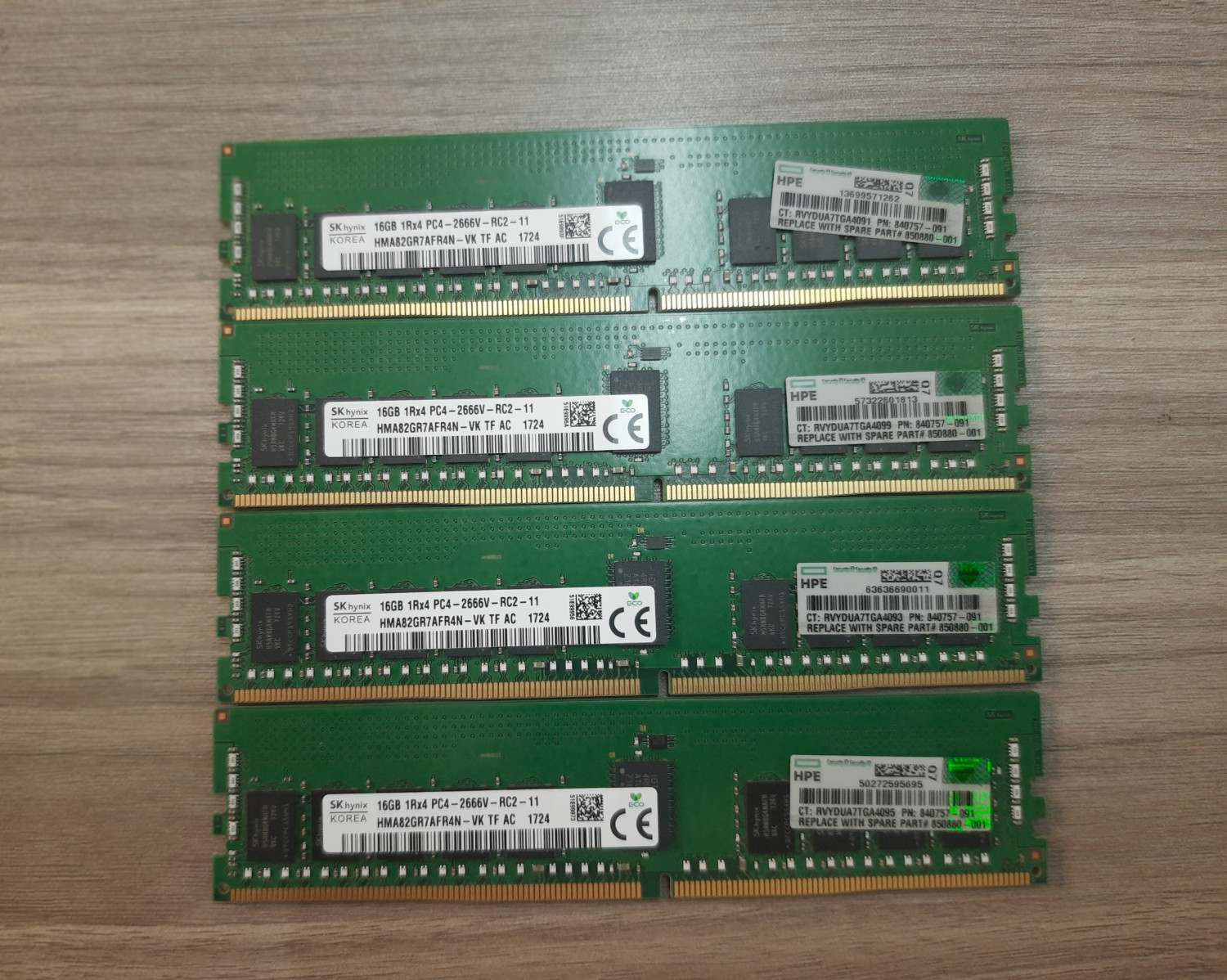 HMA82GR7AFR4N-VK - SK Hynix 1x 16GB DDR4-2666 RDIMM PC4-21300V-R Single Rank x4 Module